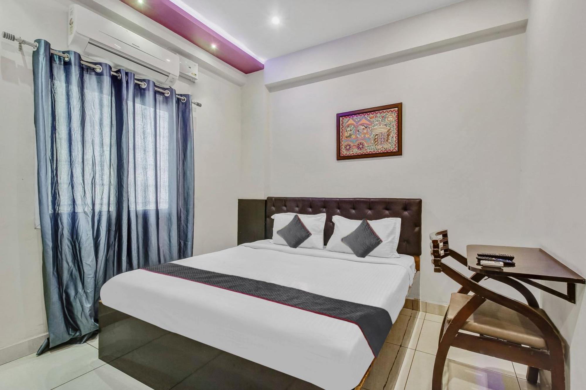 Collection O Galaxy Suites Hyderabad Exteriör bild