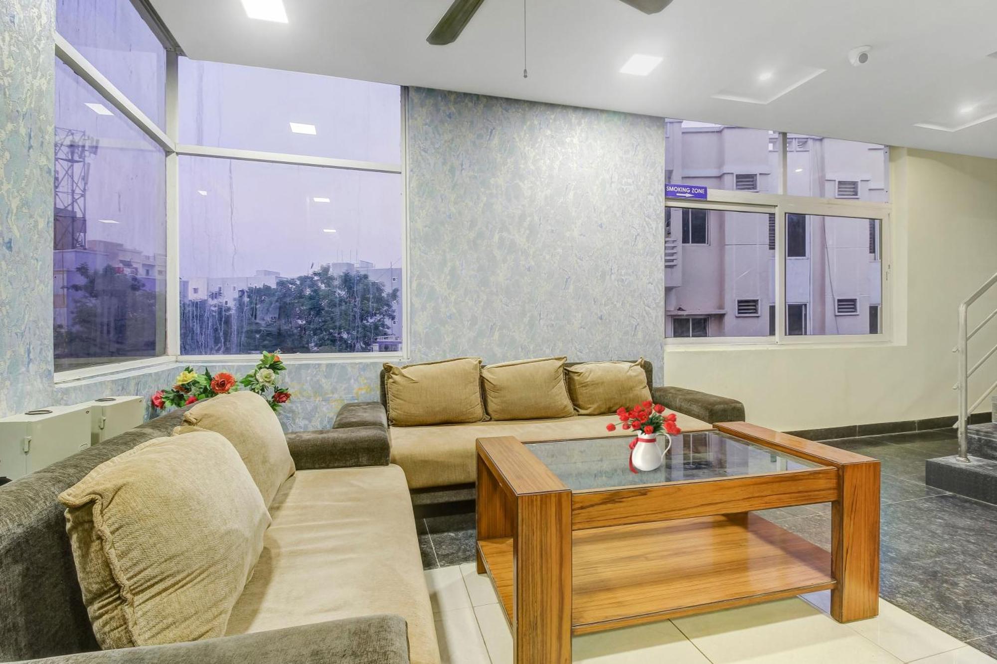 Collection O Galaxy Suites Hyderabad Exteriör bild