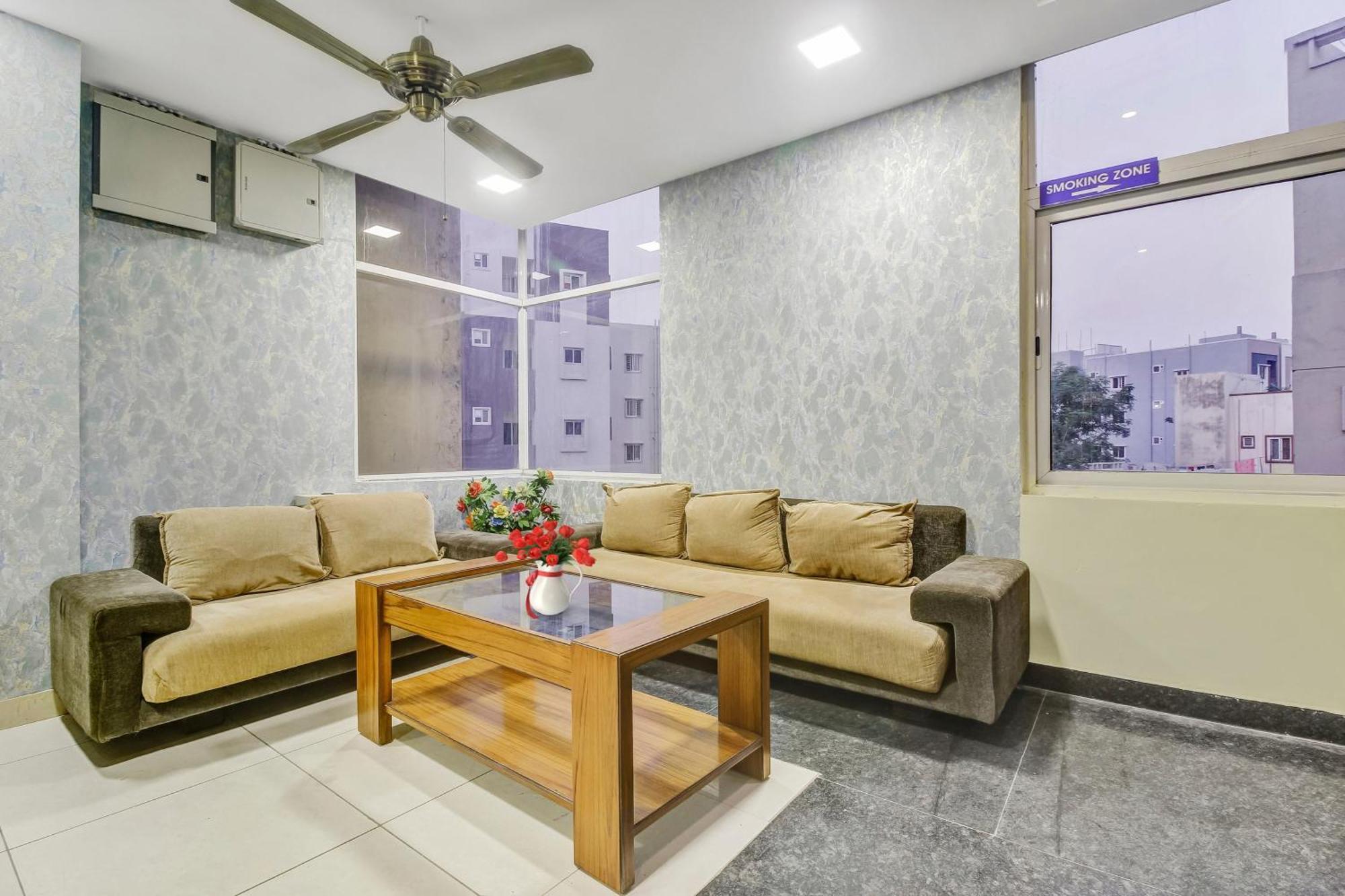 Collection O Galaxy Suites Hyderabad Exteriör bild