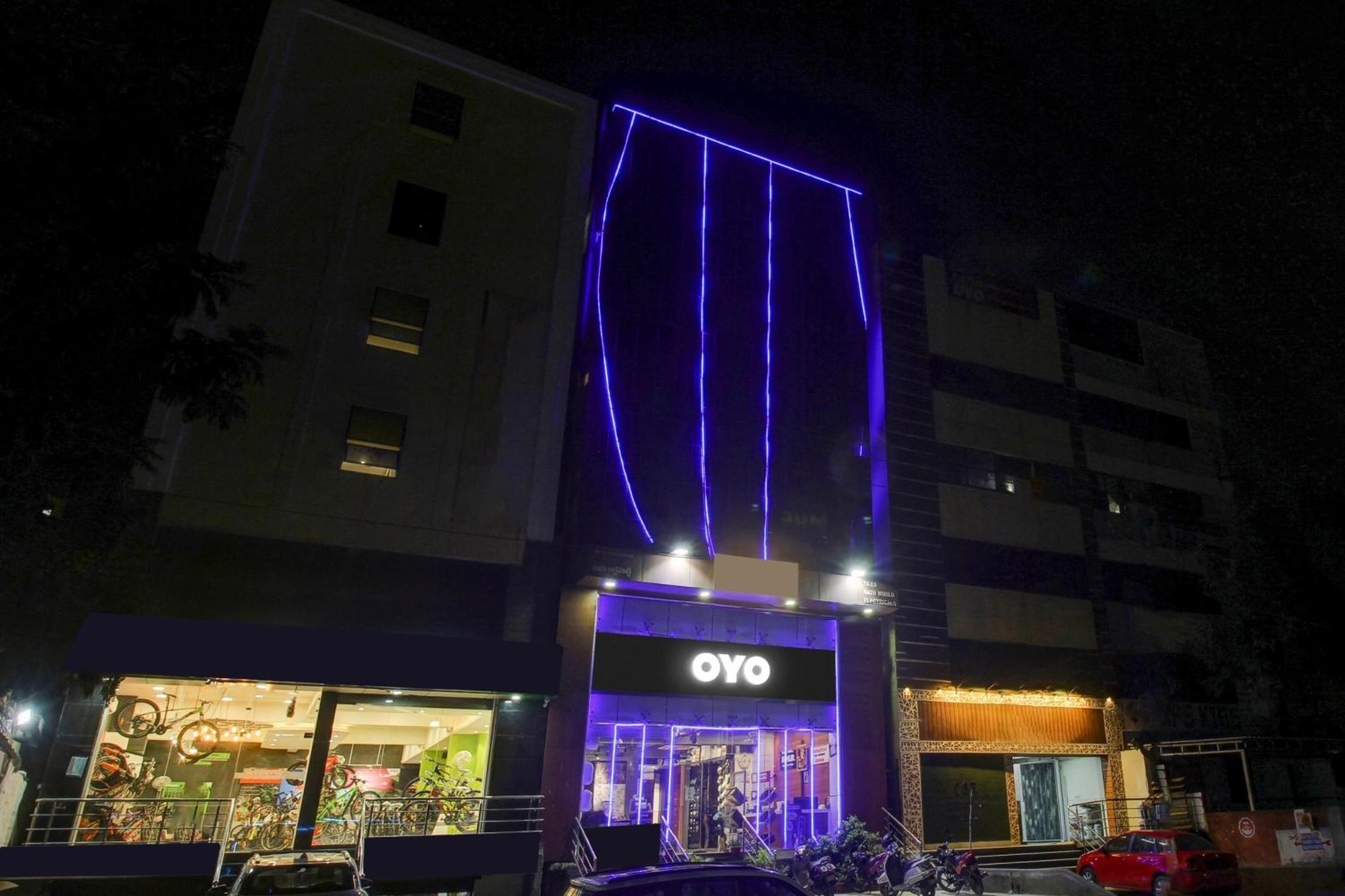 Collection O Galaxy Suites Hyderabad Exteriör bild