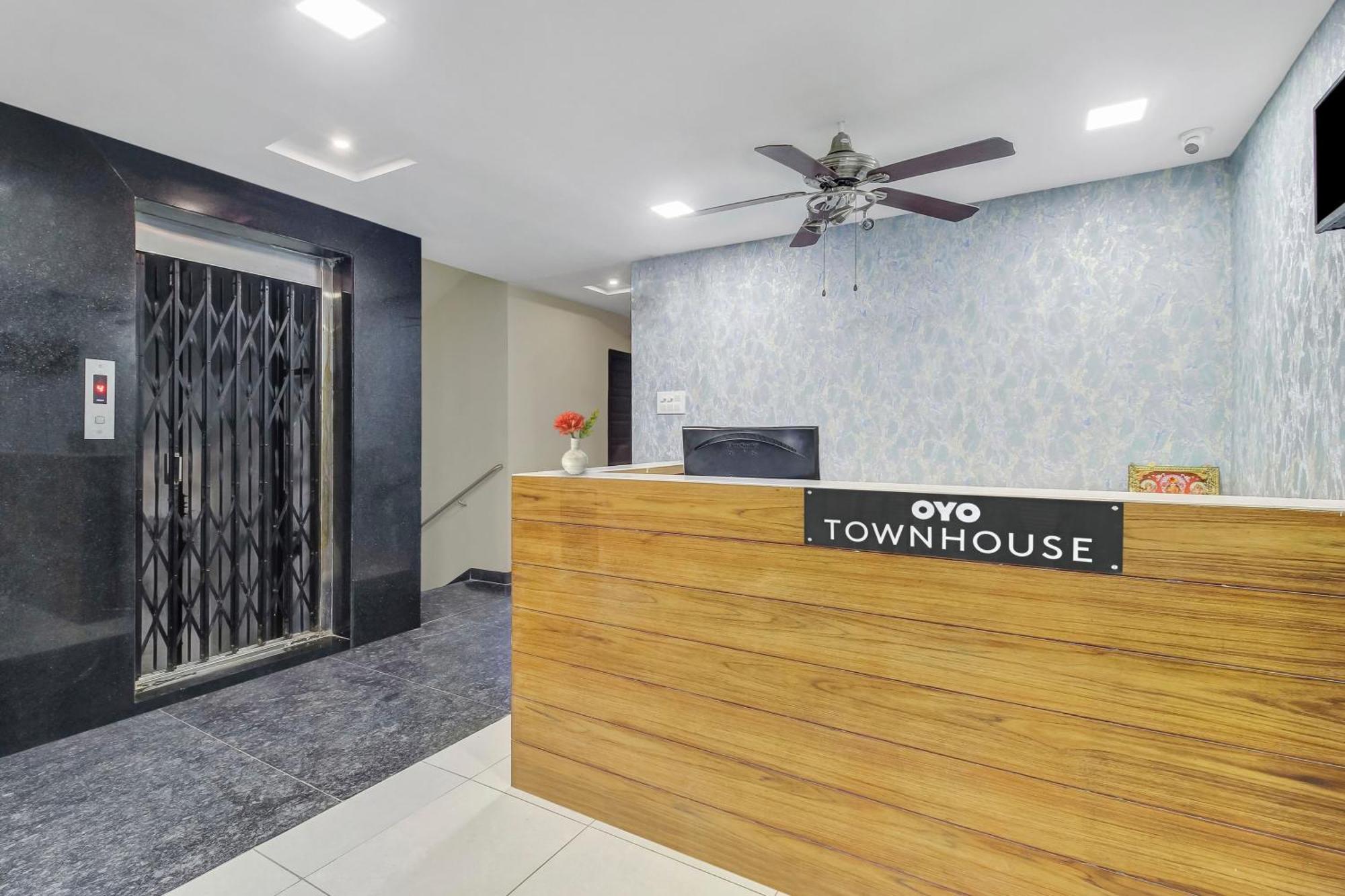 Collection O Galaxy Suites Hyderabad Exteriör bild